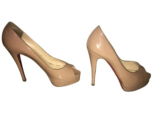 Christian Louboutin Ladypeep Beige 