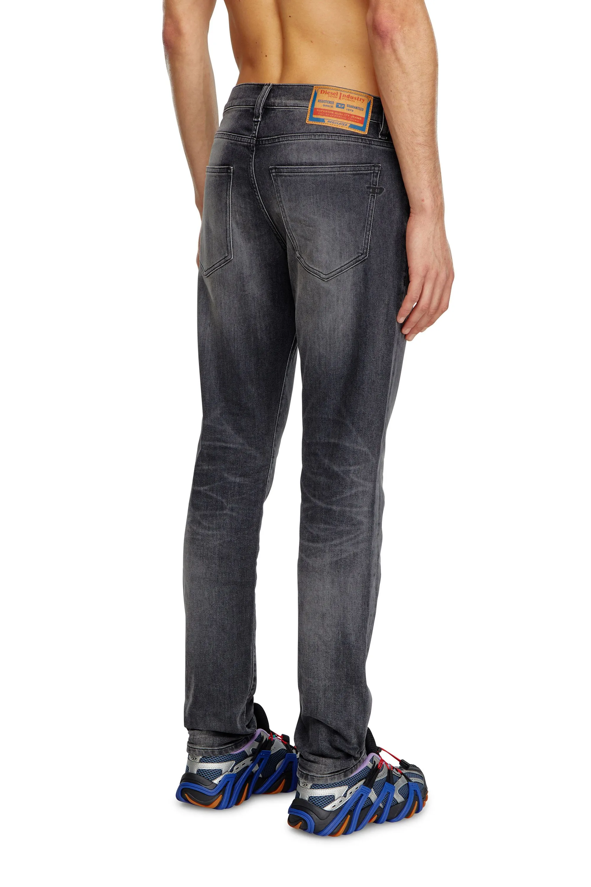 SLIM JEANS 2019 DSTRUKT 09J52