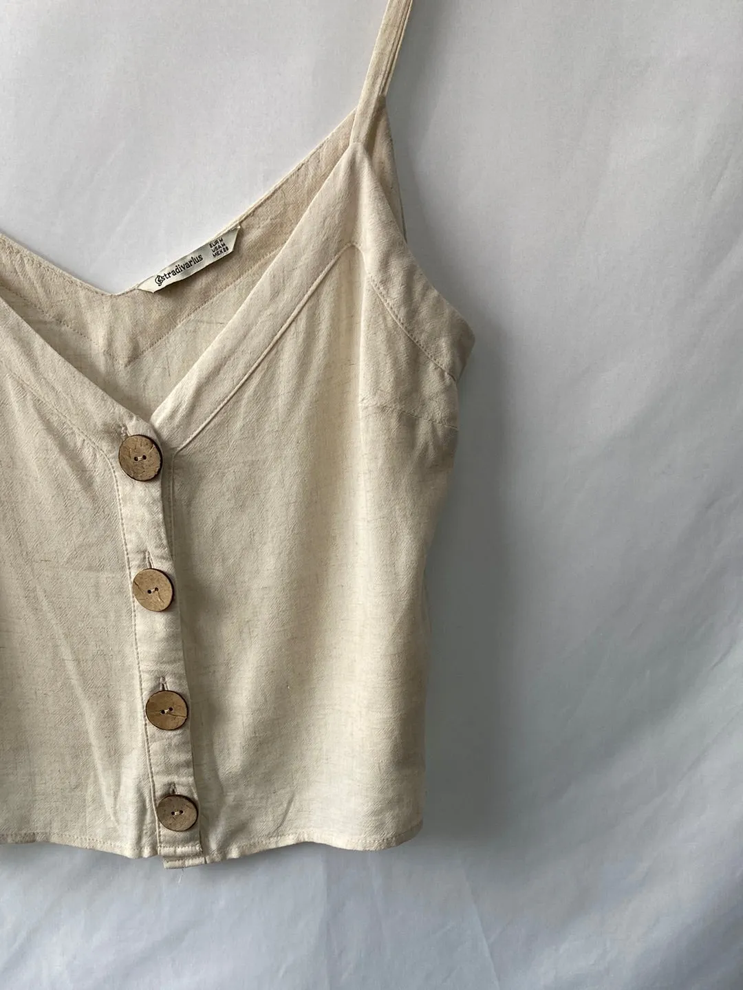 STRADIVARIUS.Top beige botones T.M