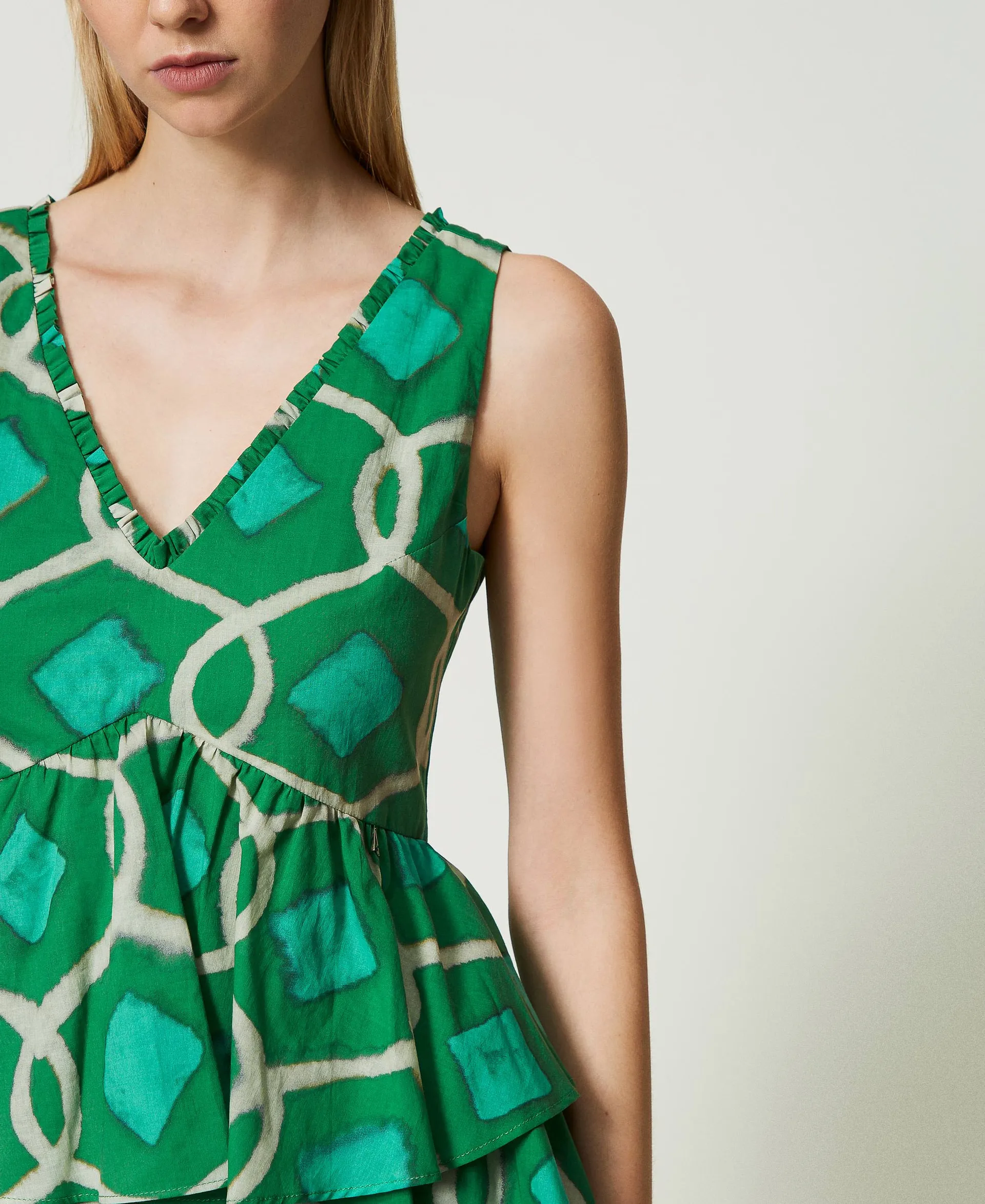 Vestido corto de muselina estampada